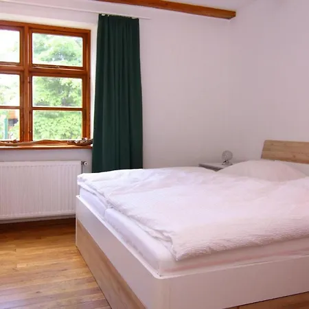 Monika In Im Bernstein *